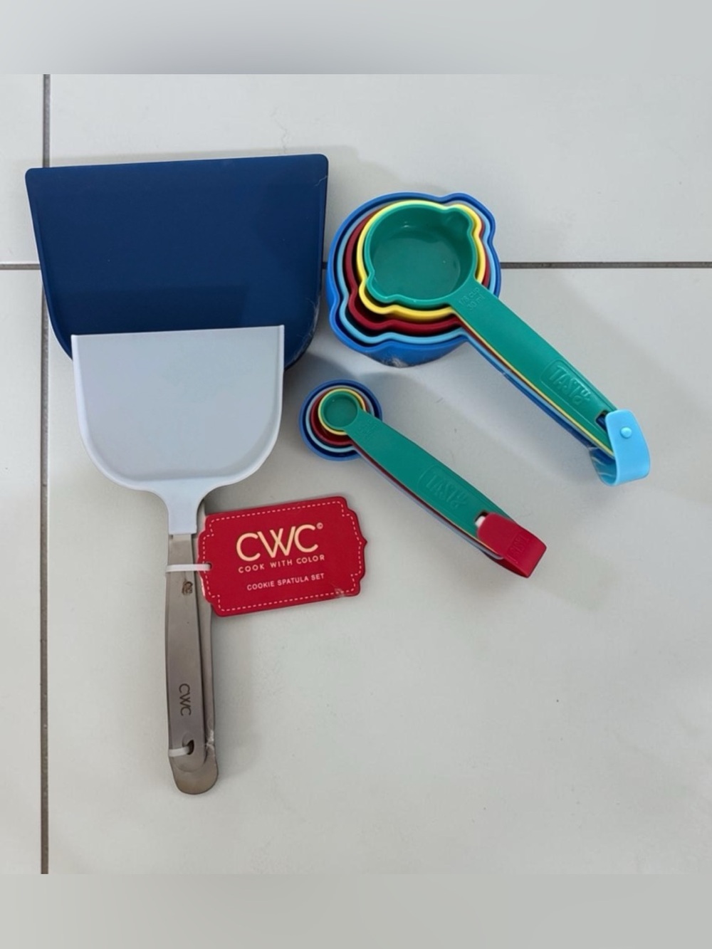 NWT Multi-Color Measuring Cups, Spoons & Spatula Set